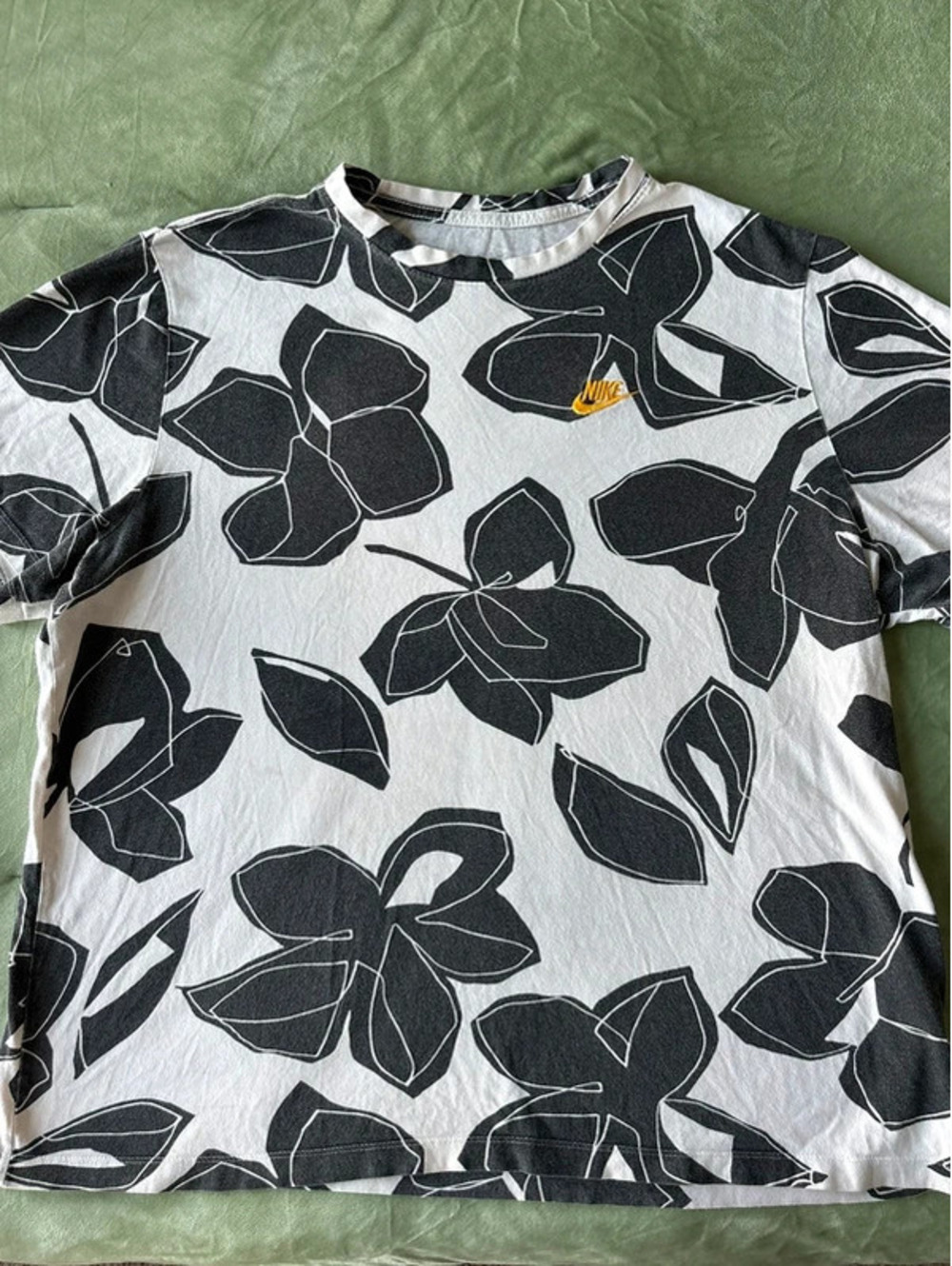 Nike Sportswear Oversized Floral Swoosh Graphic Tee Women's XXL